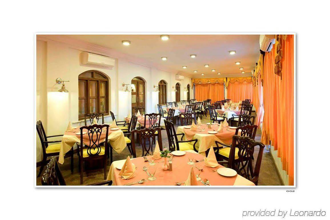 Atulya Fort Khejarla Restoran foto