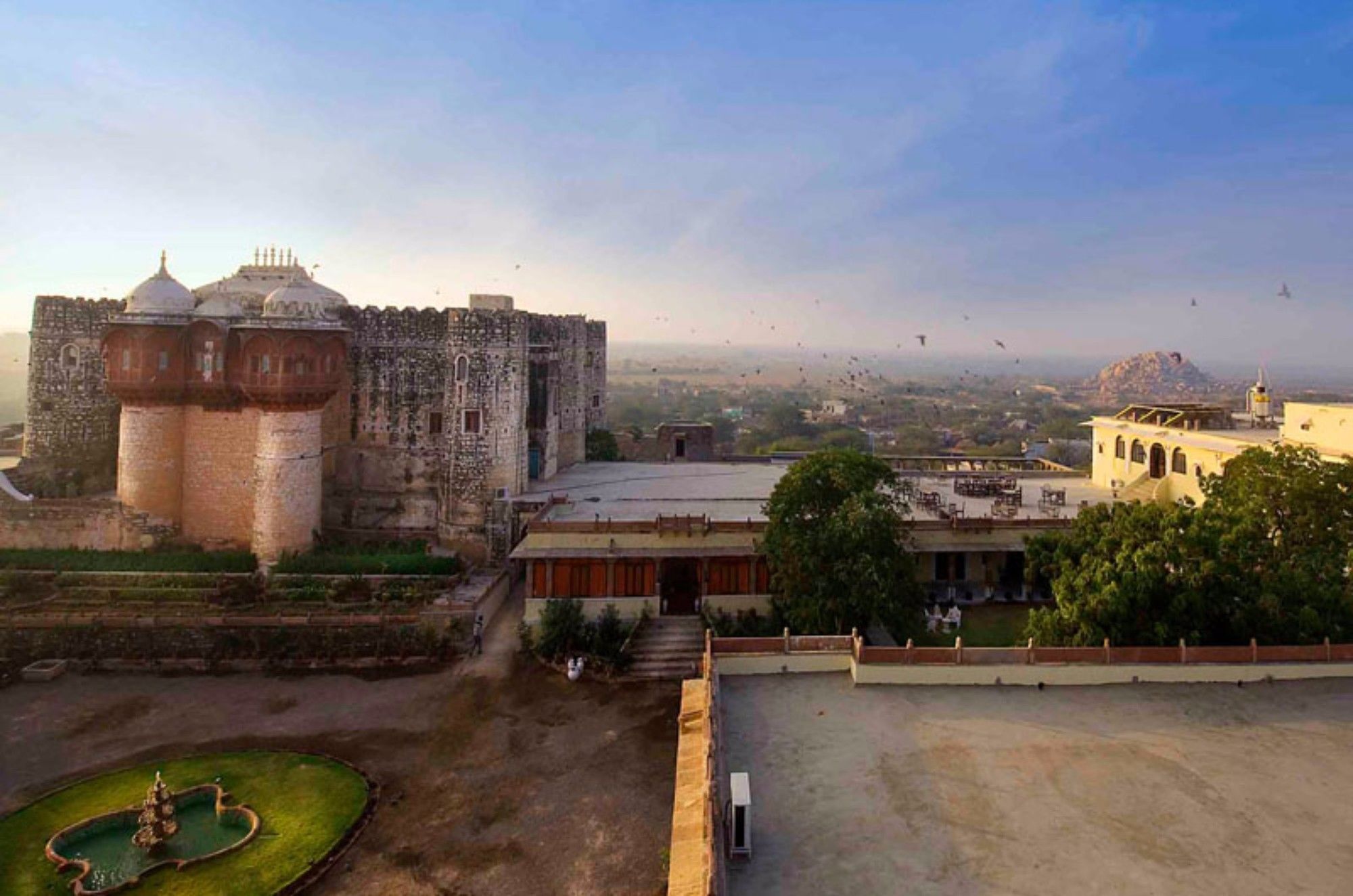 Atulya Fort Khejarla Bagian luar foto